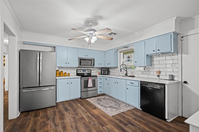 355 N Monroe Street, La Grange, TX 78945