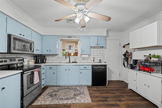 355 N Monroe Street, La Grange, TX 78945