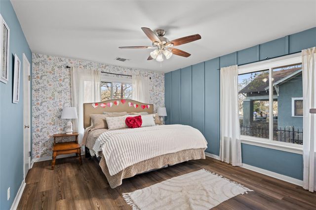 355 N Monroe Street, La Grange, TX 78945