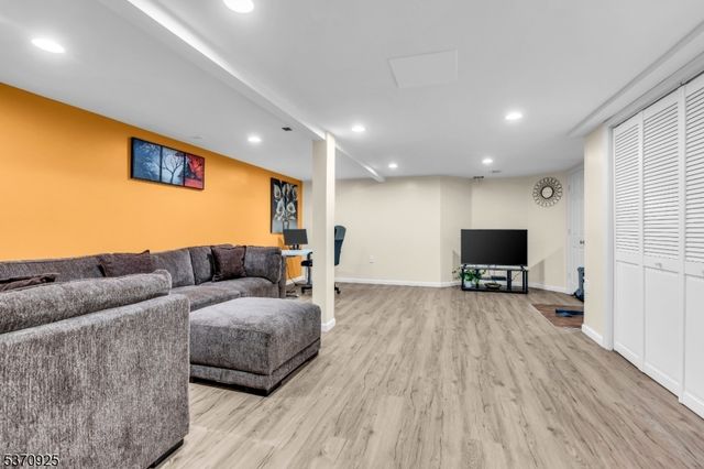341 Greenfield Rd, Bridgewater Twp., NJ 08807