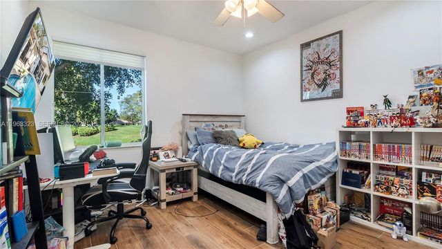 2633 Oakbrook Dr, Weston, FL 33332