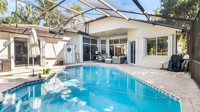 2633 Oakbrook Dr, Weston, FL 33332