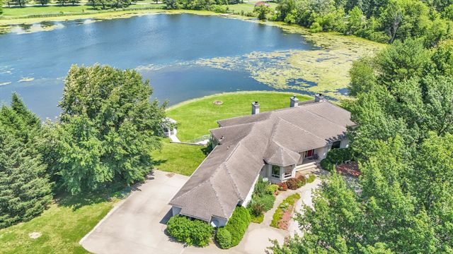 401 M County Road 2425 N, Mahomet, IL 61853
