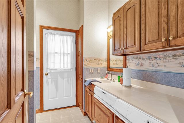 401 M County Road 2425 N, Mahomet, IL 61853