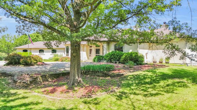 401 M County Road 2425 N, Mahomet, IL 61853