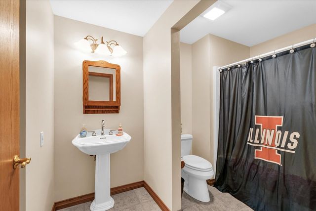 401 M County Road 2425 N, Mahomet, IL 61853