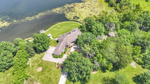401 M County Road 2425 N, Mahomet, IL 61853
