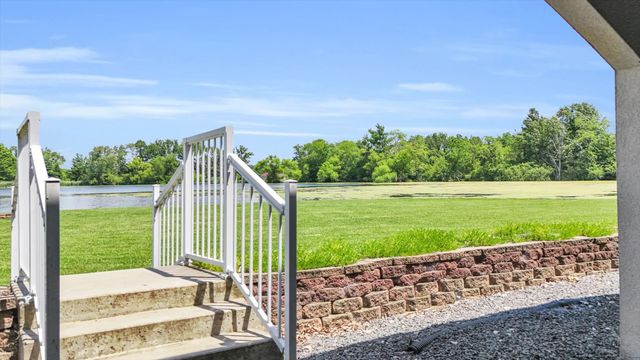 401 M County Road 2425 N, Mahomet, IL 61853