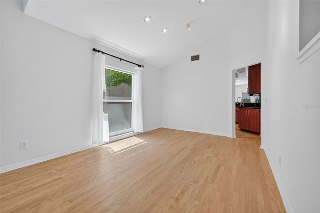 4404 W AZEELE STREET, Tampa, FL 33609