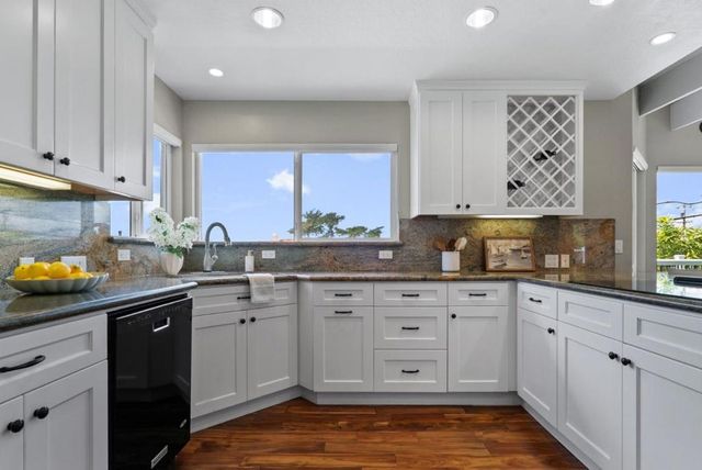 523 Middlefield Drive, Aptos, CA 95003