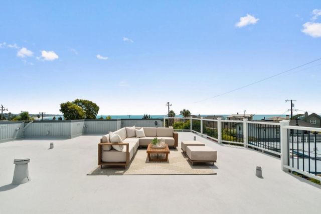 523 Middlefield Drive, Aptos, CA 95003