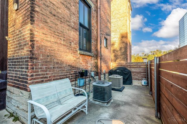 551 E Thirteenth Street, Cincinnati, OH 45202