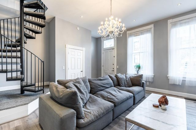 551 E Thirteenth Street, Cincinnati, OH 45202