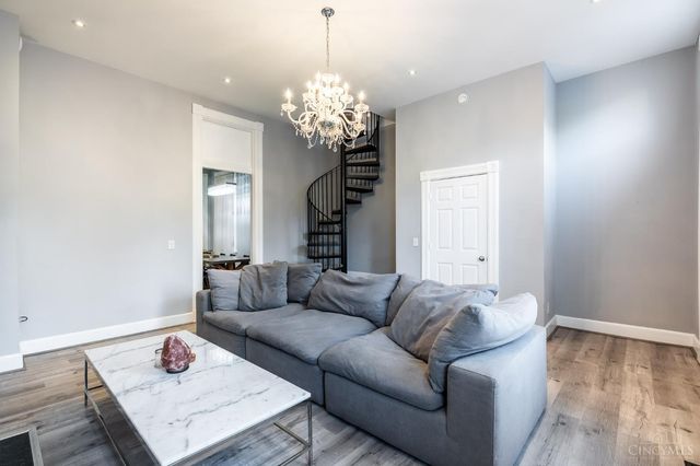 551 E Thirteenth Street, Cincinnati, OH 45202