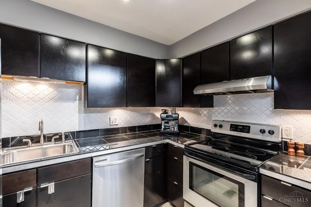 551 E Thirteenth Street, Cincinnati, OH 45202