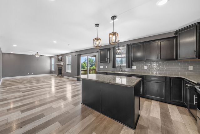 1114 Eagles View Dr, Clarksville, TN 37040
