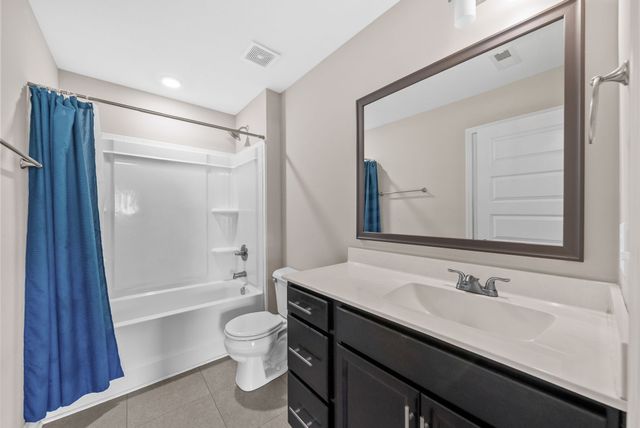 1114 Eagles View Dr, Clarksville, TN 37040