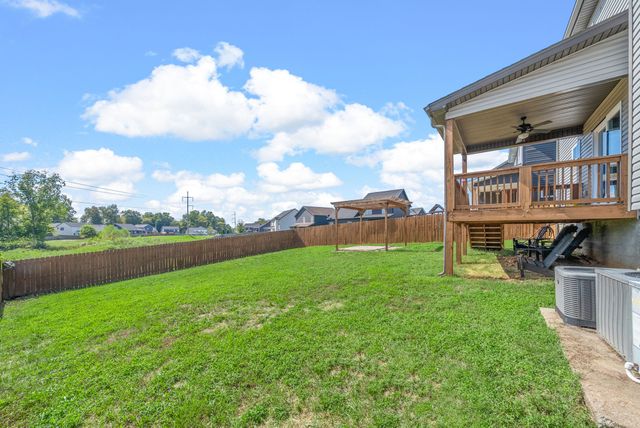 1114 Eagles View Dr, Clarksville, TN 37040