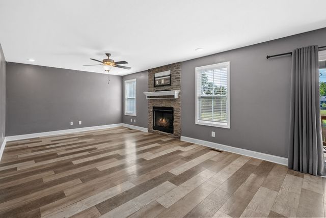 1114 Eagles View Dr, Clarksville, TN 37040