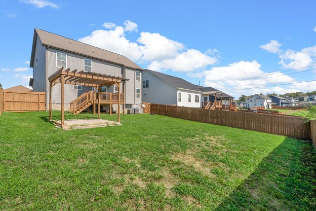 1114 Eagles View Dr, Clarksville, TN 37040