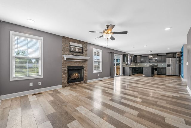 1114 Eagles View Dr, Clarksville, TN 37040