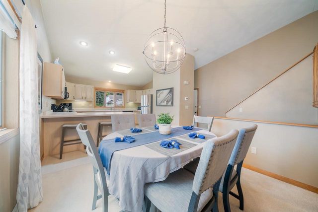 2117 CLOUDVIEW COURT, Appleton, WI 54914