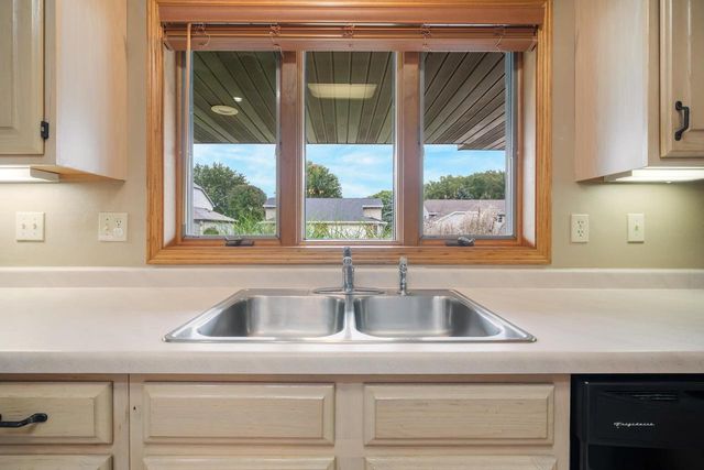 2117 CLOUDVIEW COURT, Appleton, WI 54914