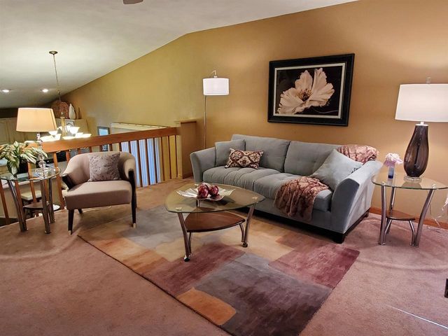 2117 CLOUDVIEW COURT, Appleton, WI 54914