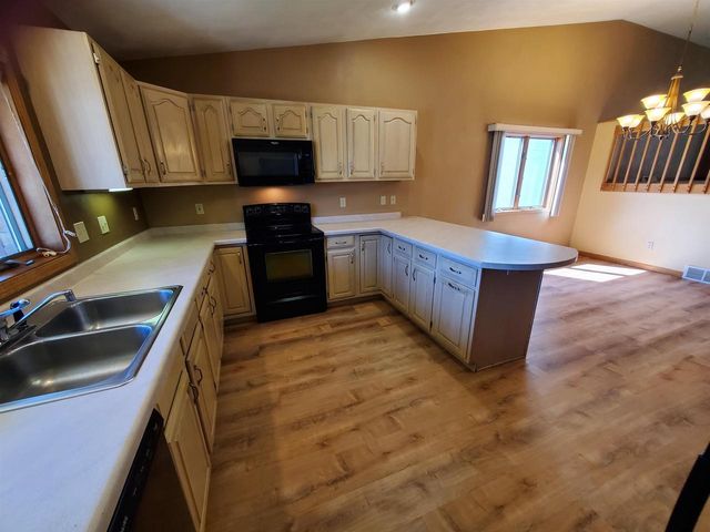 2117 CLOUDVIEW COURT, Appleton, WI 54914