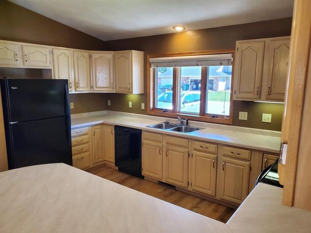 2117 CLOUDVIEW COURT, Appleton, WI 54914