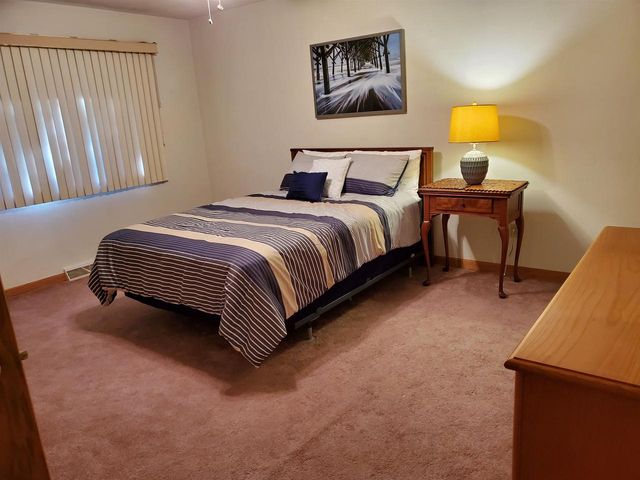 2117 CLOUDVIEW COURT, Appleton, WI 54914