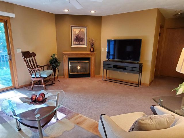 2117 CLOUDVIEW COURT, Appleton, WI 54914