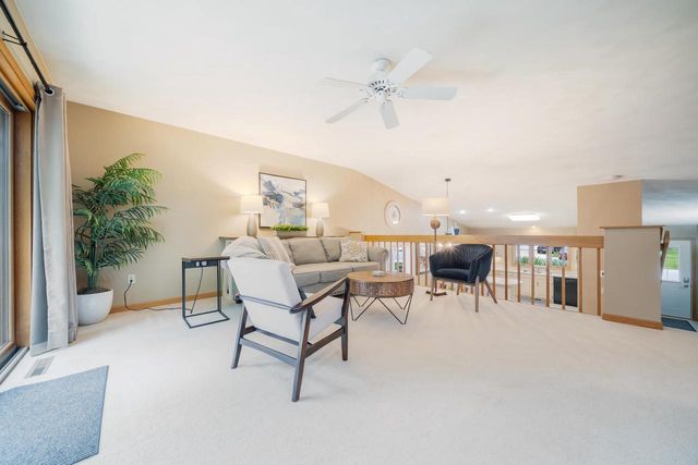 2117 CLOUDVIEW COURT, Appleton, WI 54914