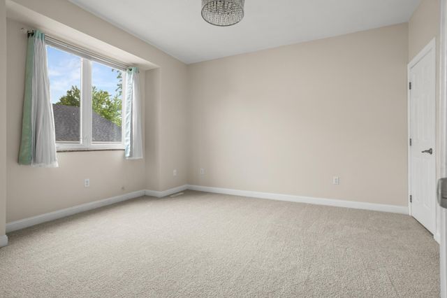 2835 Wheatland Drive S, Fargo, ND 58103