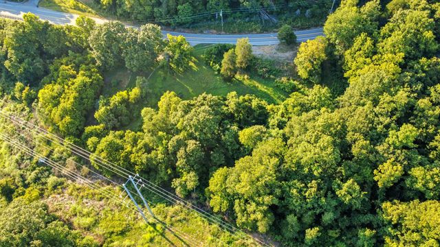 1986 Highway 76, Adams, TN 37010