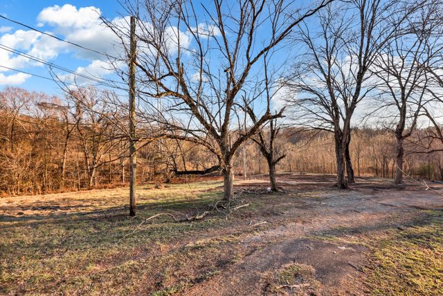 1986 Highway 76, Adams, TN 37010