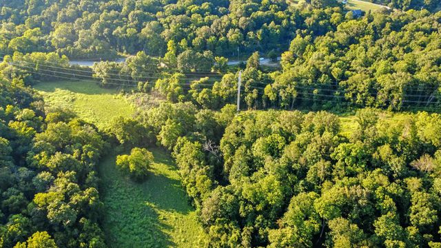 1986 Highway 76, Adams, TN 37010