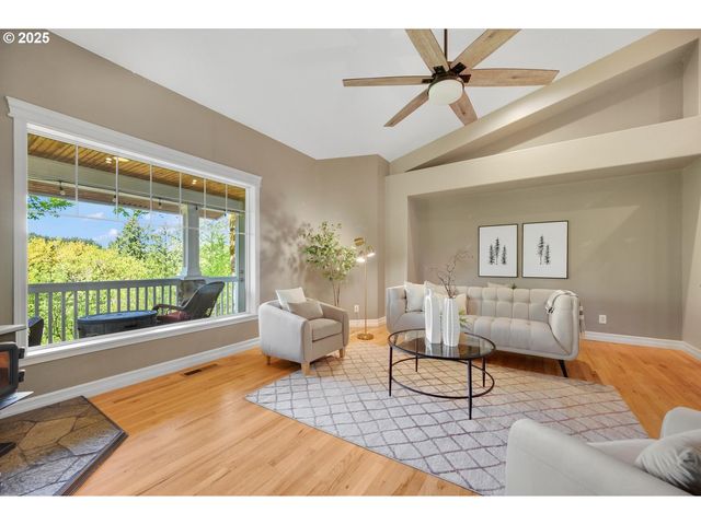 15564 S NEIBUR Rd, Oregon City, OR 97045