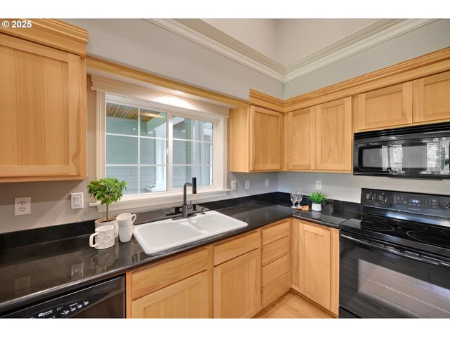 15564 S NEIBUR Rd, Oregon City, OR 97045