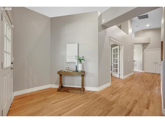 15564 S NEIBUR Rd, Oregon City, OR 97045