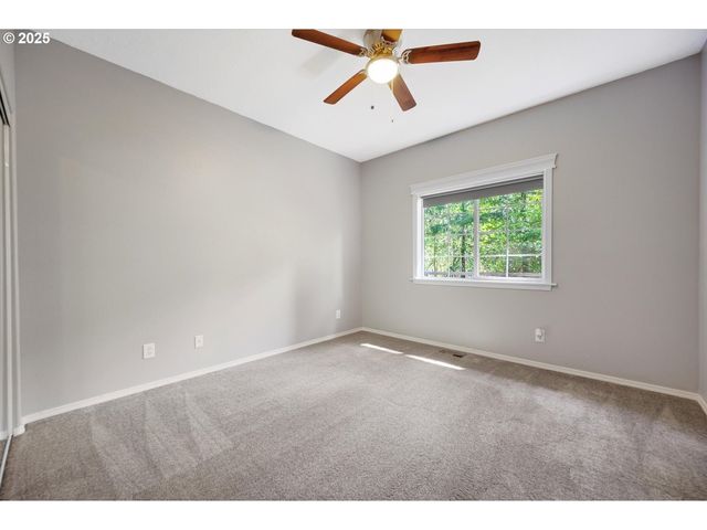 15564 S NEIBUR Rd, Oregon City, OR 97045