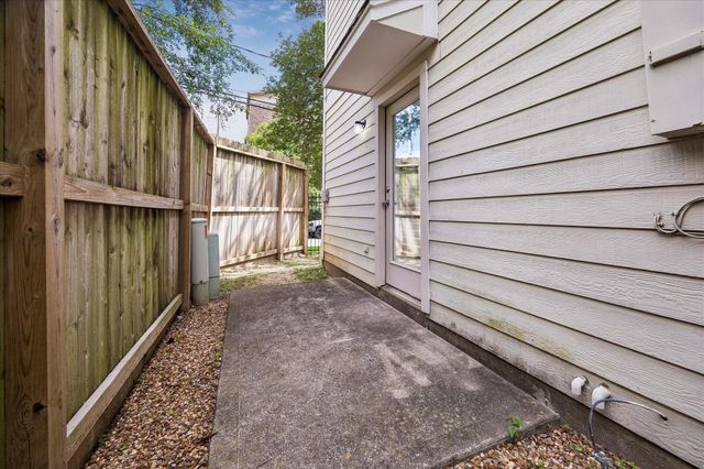 1800 W Webster Street, Houston, TX 77019