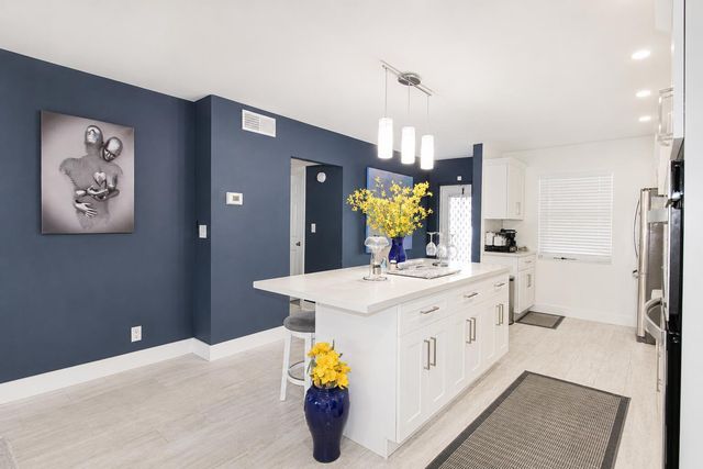 7787 Golf Cir Drive 301, Margate, FL 33063