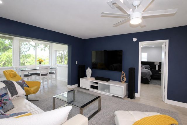 7787 Golf Cir Drive 301, Margate, FL 33063