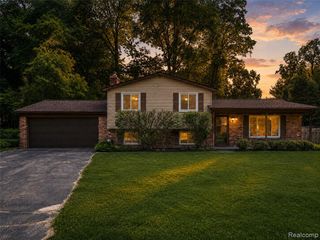 2479 Anchor Bay Lane, West Bloomfield, MI 48324