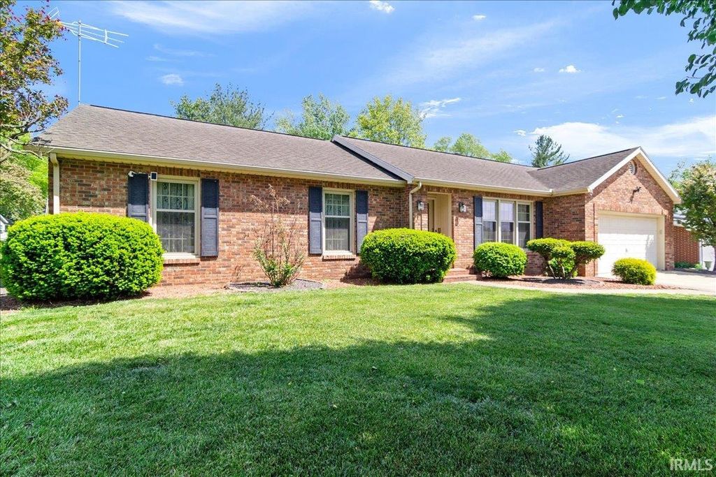 1116 N MAIN Street, Princeton, IN 47670