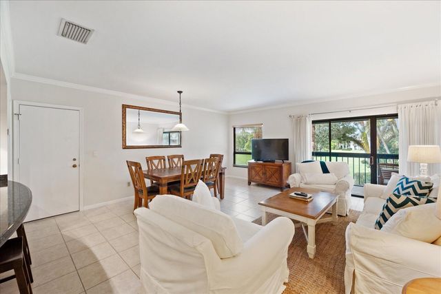 13334 Polo Club Road 329, Wellington, FL 33414