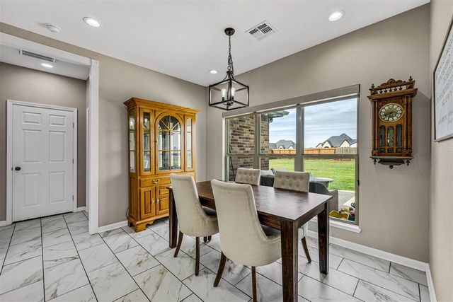 12420 SW Graclyn Ct, Lawton, OK 73505