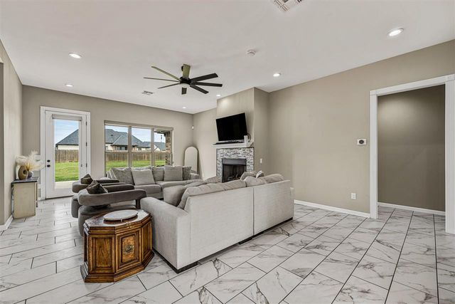 12420 SW Graclyn Ct, Lawton, OK 73505