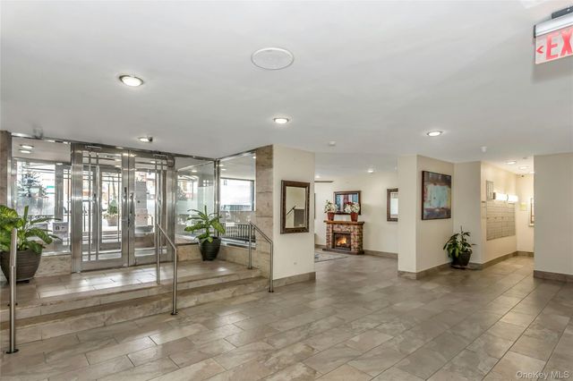 2121 Shore Parkway 3M, Brooklyn, NY 11214